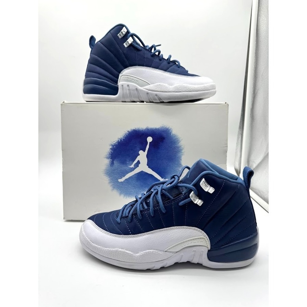 Nike Air Jordan 12 Retro SE GS Stone Blue/Legend Blue 2020 Size 7Y DB5595-404